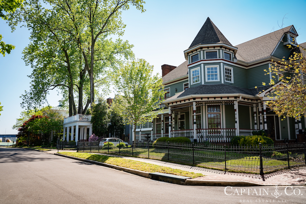 Victorian Homes Mud Island